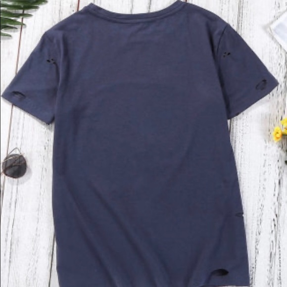 ☺️ Last Leopard Lips Distressed Tee - Picture 5 of 5